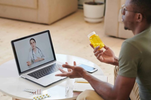 Réserver un médecin généraliste en ligne : quelles sont les raisons ?